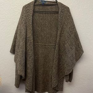 XL, Long Sleeve, Brown, and it’s very warm for those chilly days!